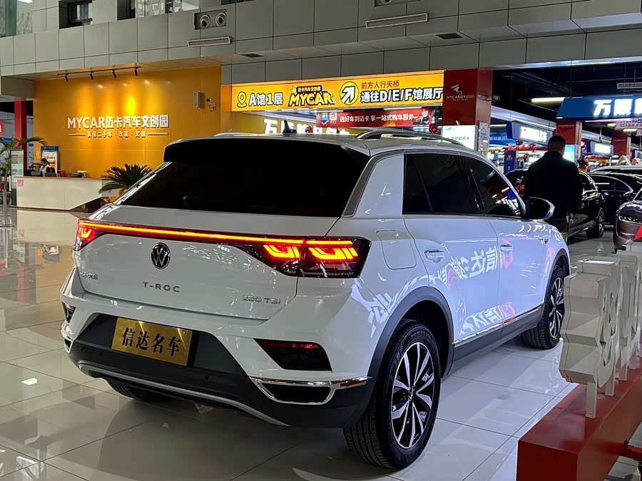 Volkswagen T-Roc 2026 car image #17