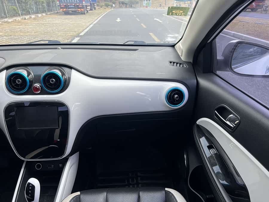 JAC 2017 #17 JAC 2017 car image #17