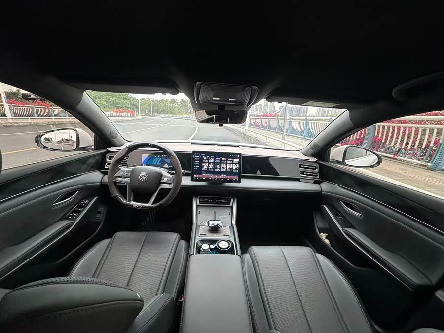 BYD Qin L 2025 immagine di auto #17