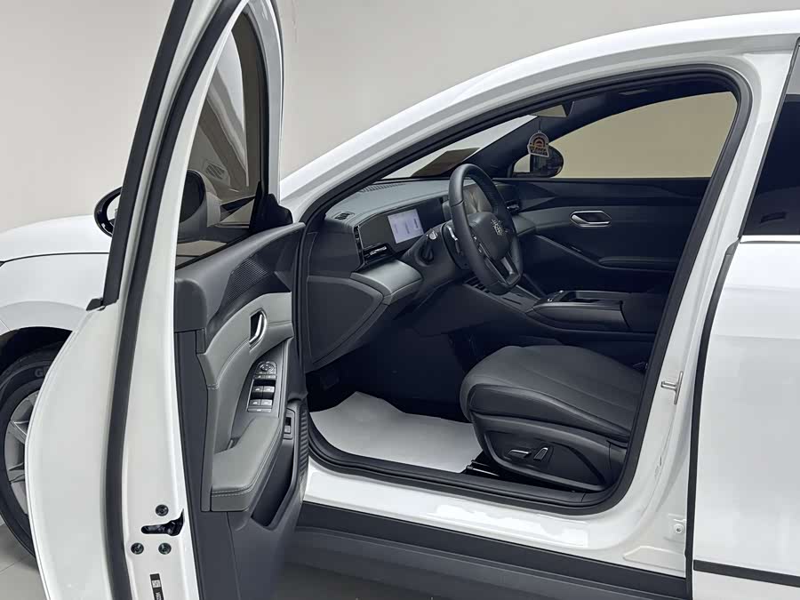 BYD Qin L 2025 #17 BYD Qin L 2025 car image #17