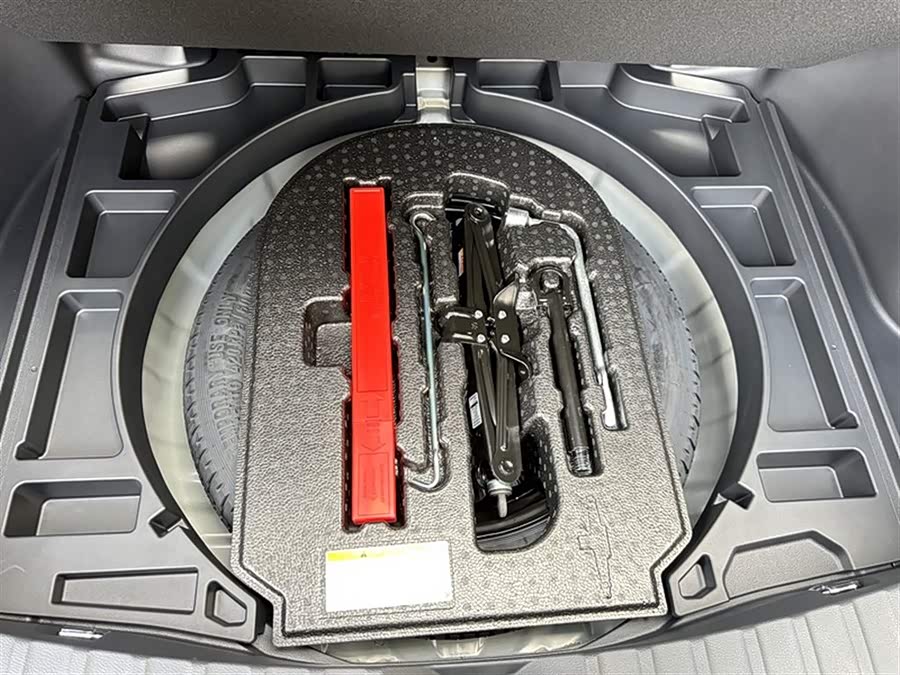 Toyota Frontlander 2025 car image #17