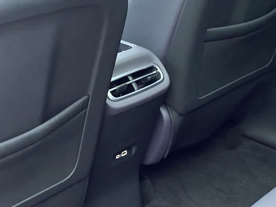 零跑汽车 零跑C10 2025 汽车图片 #17