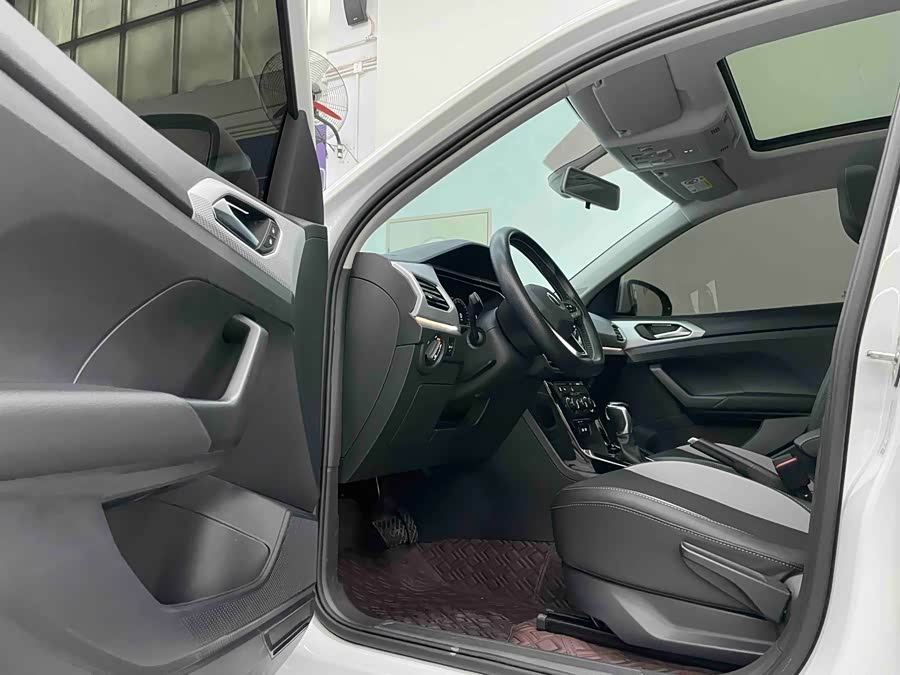 Volkswagen Tacqua 2022 car image #17