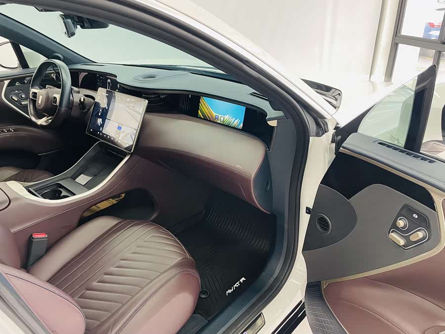 Avatr 11 2023 car image #17