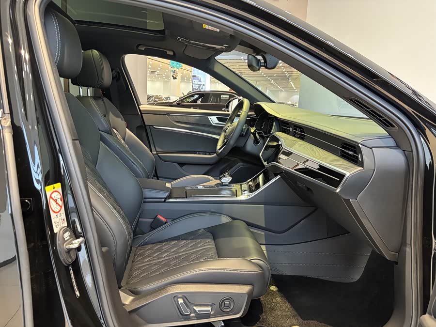 Audi A6L 2025 car image #17