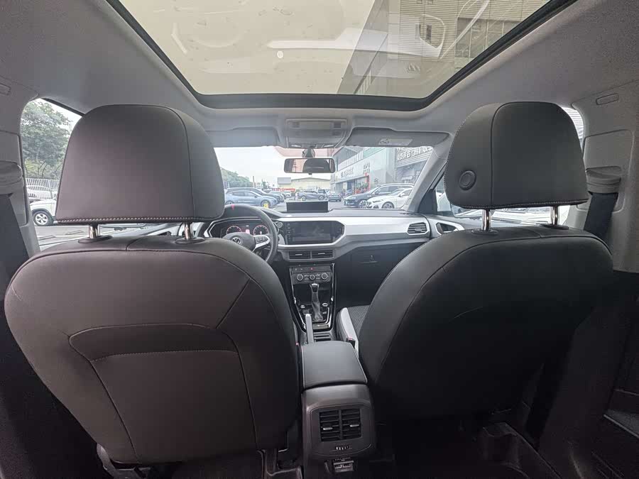 Volkswagen Tacqua 2022 car image #17