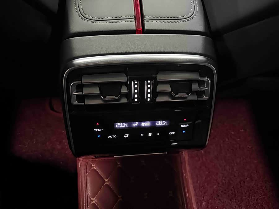 HongQi H9 2021 car image #17