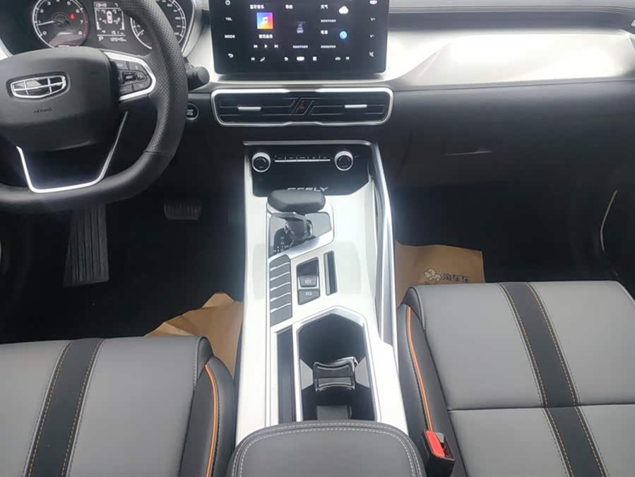 GEELY Coolray 2025 car image #17