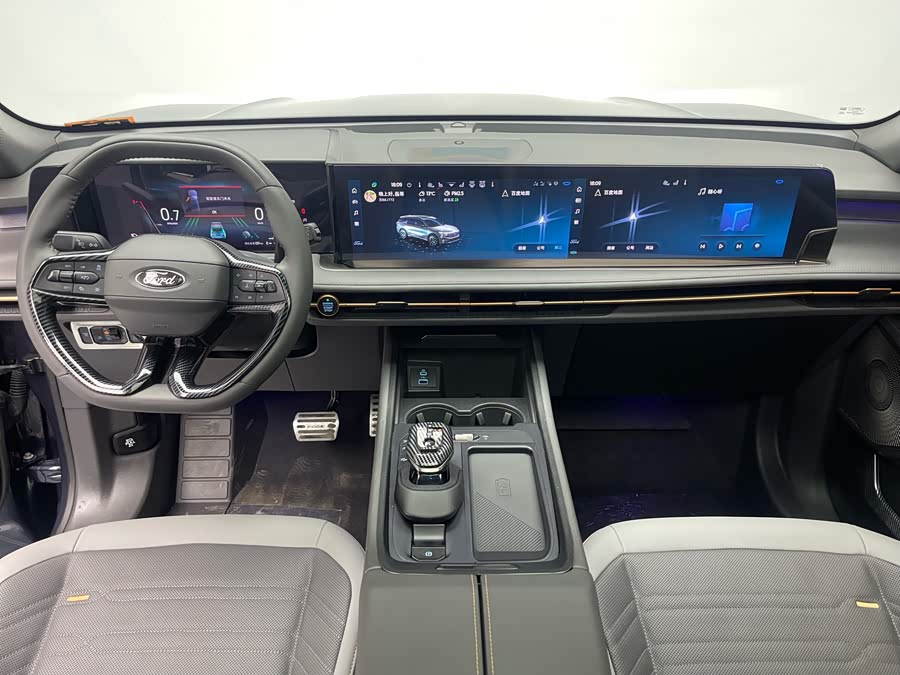 Ford Edge 2023 car image #17