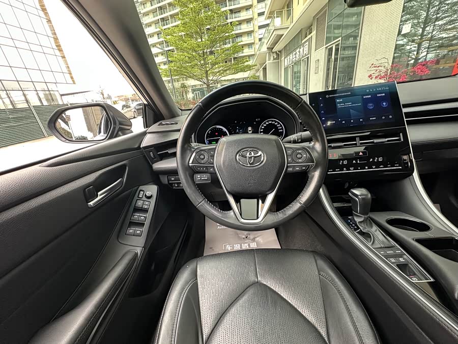Toyota Avalon 2022 car image #17