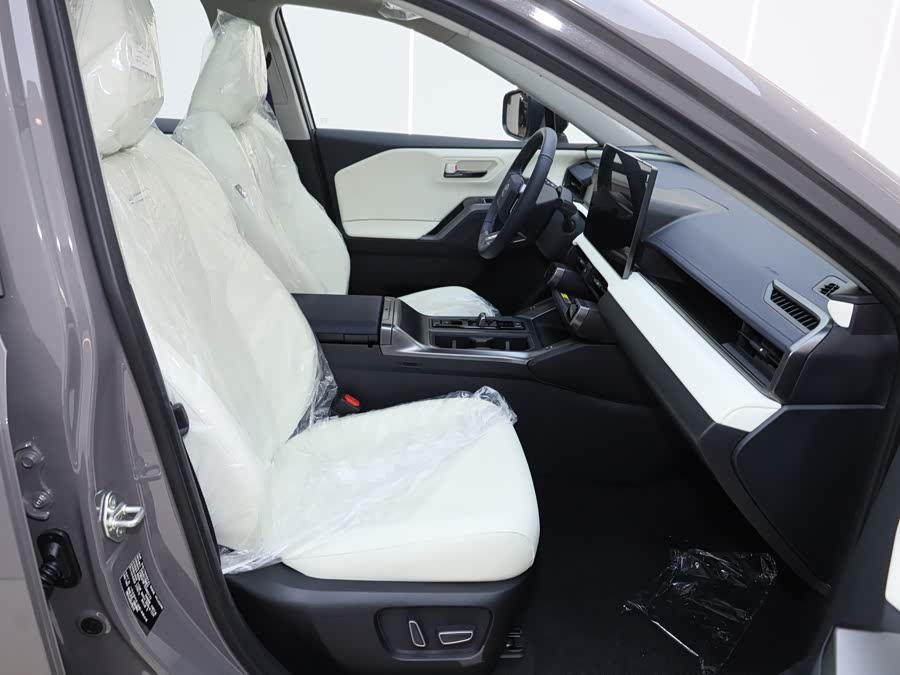 Toyota RAV4 2026 car image #17