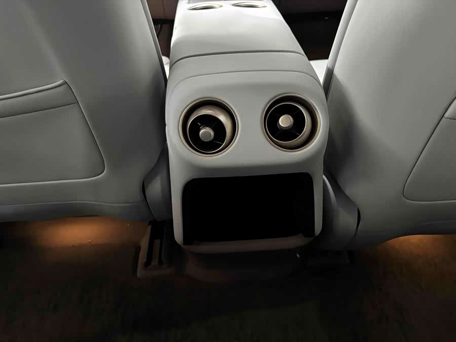 Avatr 07 2024 car image #17