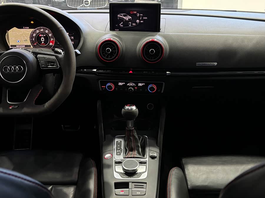 Audi RS 3 2019 imagem de carro #17