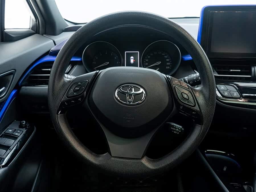 Toyota C-HR 2021 car image #17