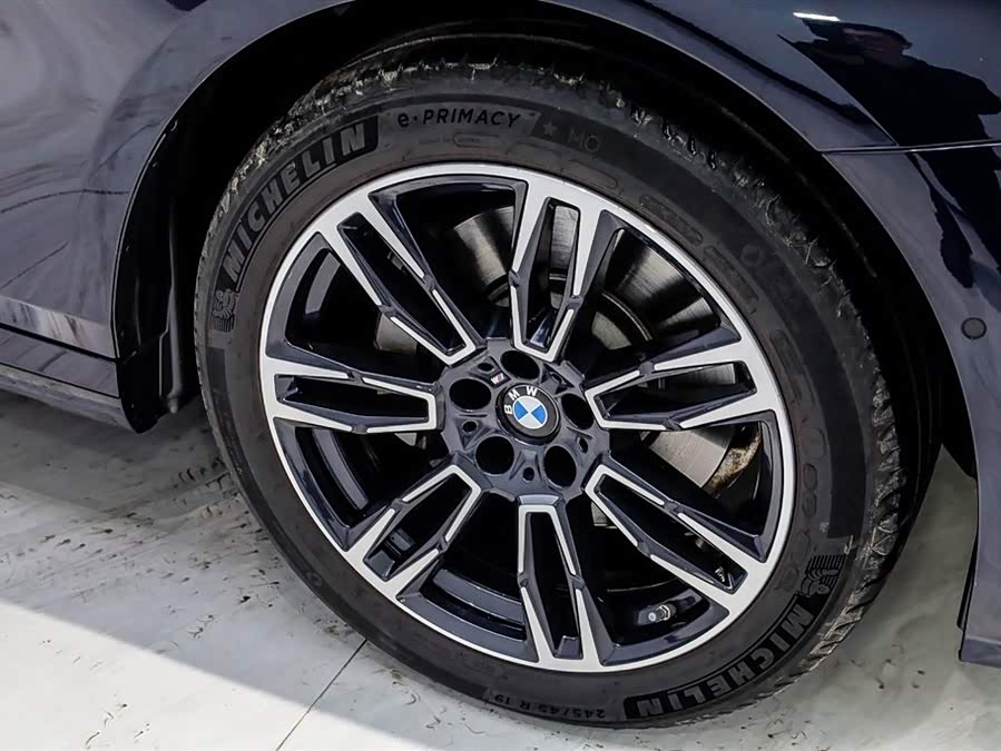 BMW 5 Series 2025 car image #17