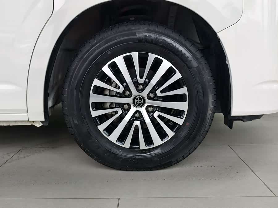 Toyota 2021 immagine di auto #17