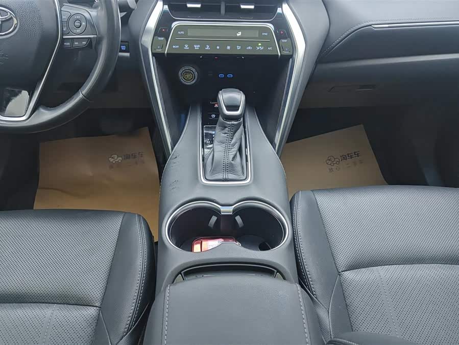 Toyota Harrier 2022 صورة سيارة #17