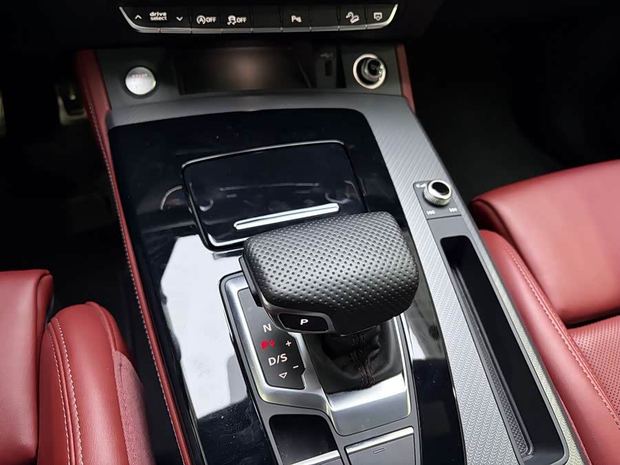 Audi Q5L 2024 imagem de carro #17