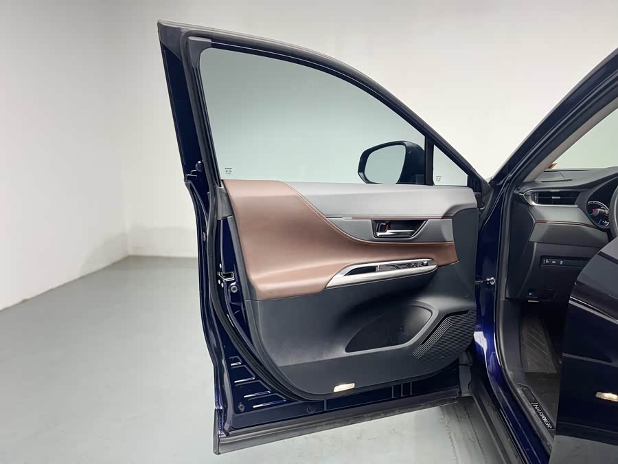 Toyota Harrier 2023 car image #17