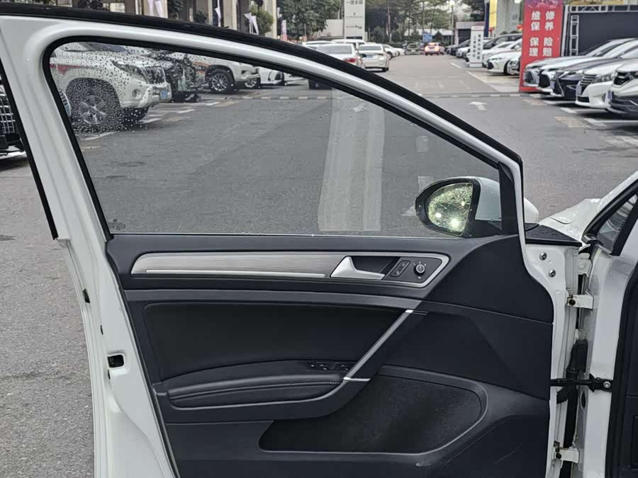 Volkswagen Golf 2016 car image #17