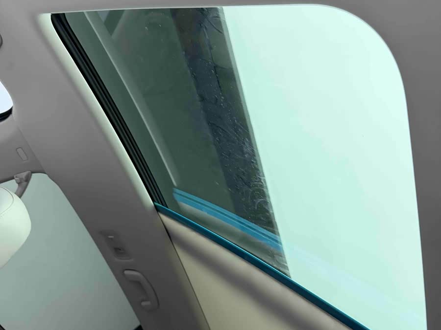 Volkswagen Viloran 2020 car image #17