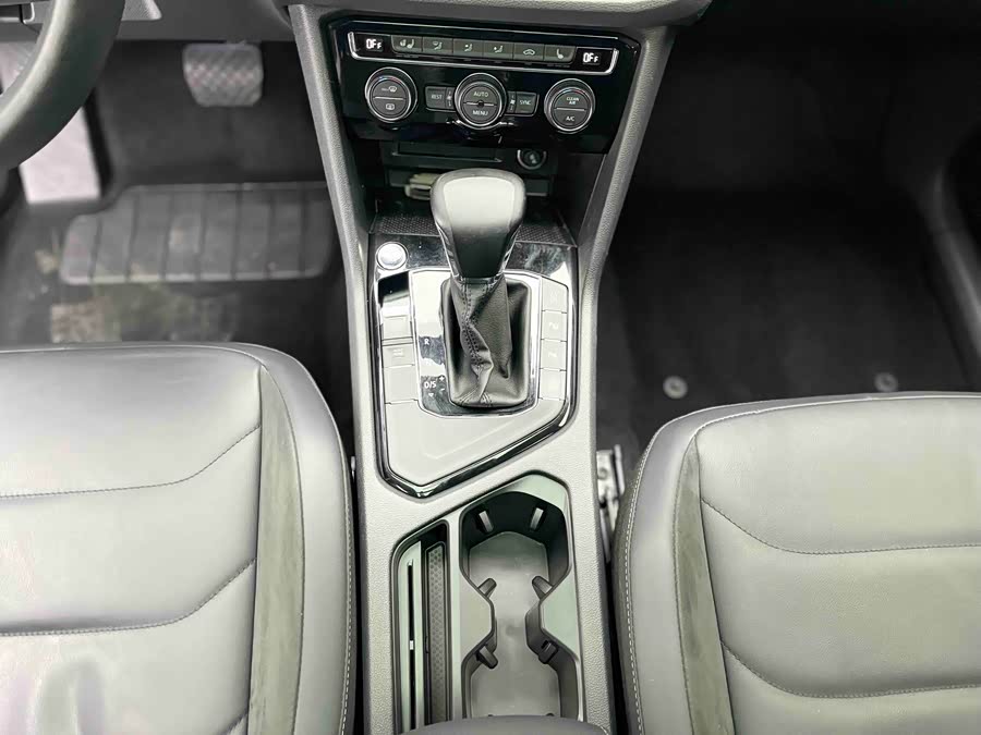 Volkswagen Tiguan L 2019 #17 Volkswagen Tiguan L 2019 car image #17