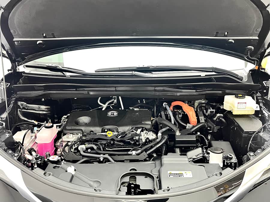 Toyota Granvia 2024 car image #17