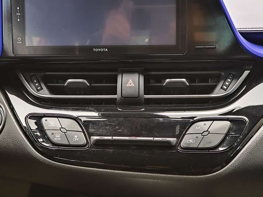 Toyota Izoa 2018 car image #17