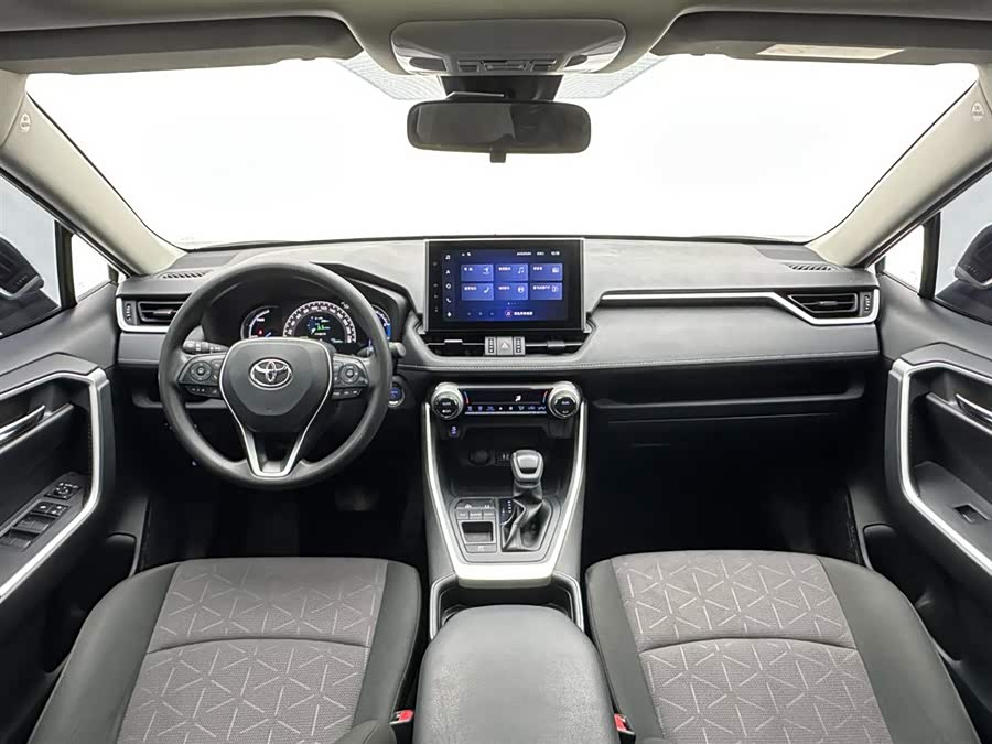 Toyota RAV4 2023 car image #17