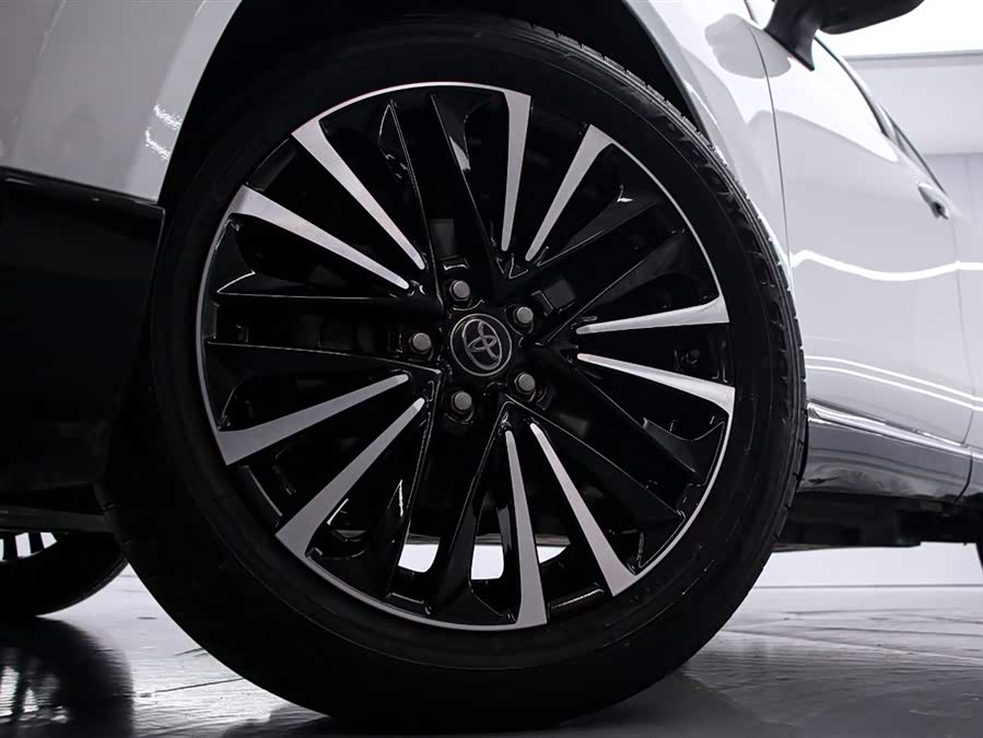 Toyota Venza 2023 car image #17