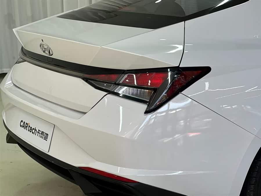 Hyundai Elantra 2021 immagine di auto #17