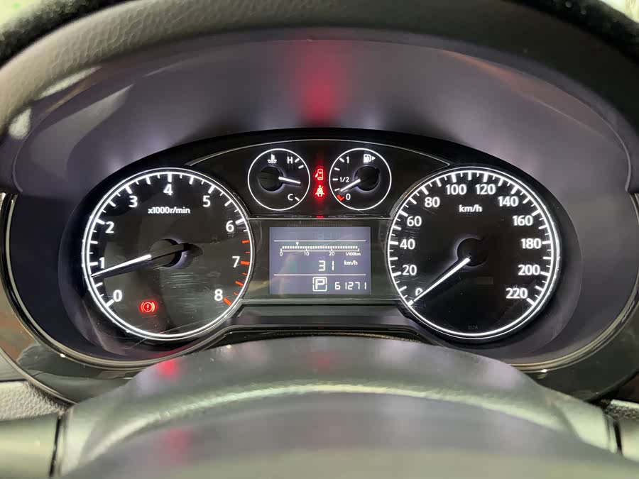 日产 骐达TIIDA 2015 汽车图片 #17