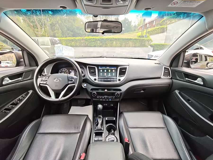 Hyundai Tucson 2015 car image #17