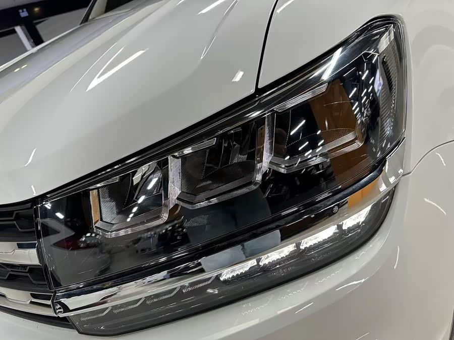 Volkswagen Tharu 2021 car image #17