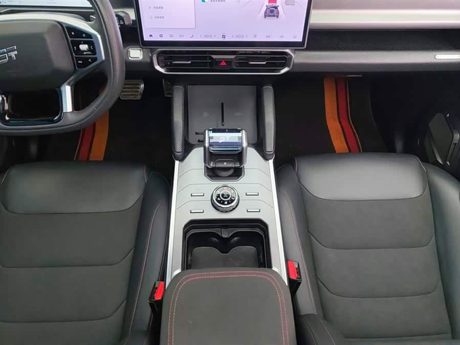 Jetour Traveller 2024 car image #17