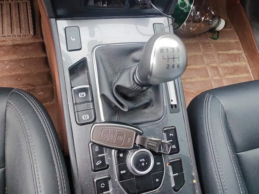 Haval H6 Coupe 2015 изображение автомобиля #17