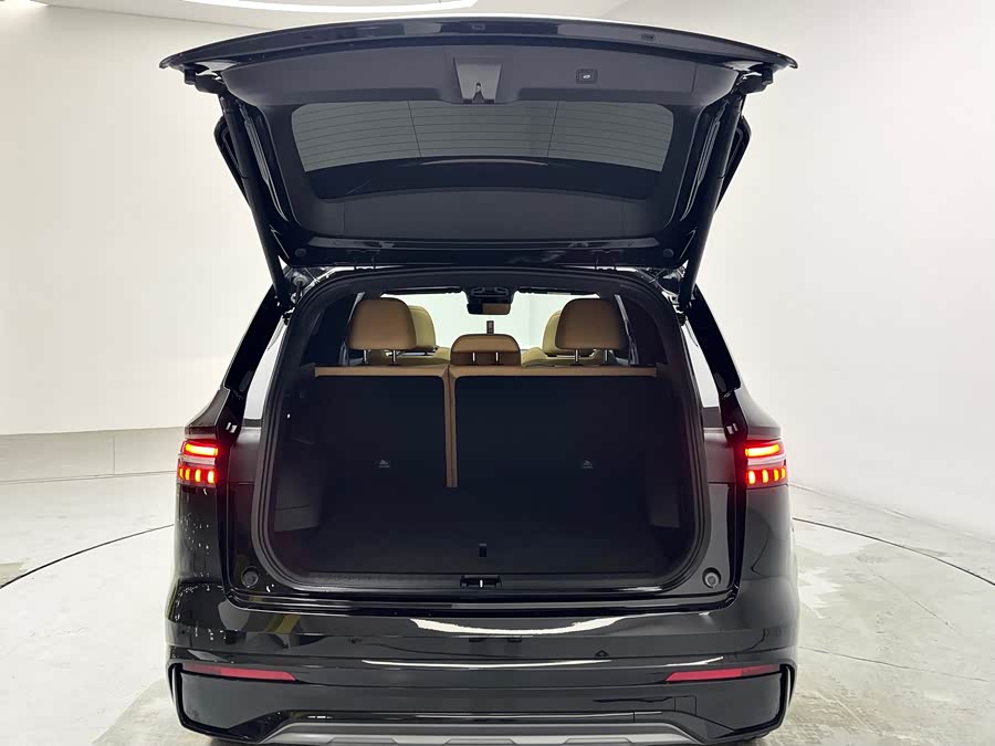 GEELY 2025 car image #17