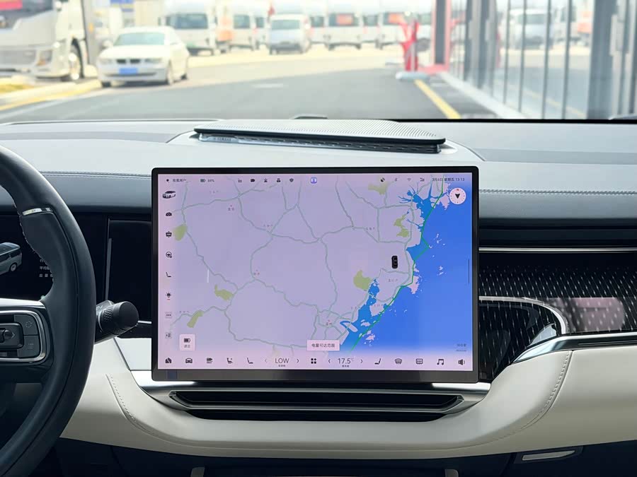 Zeekr 009 2024 imagen de coche #17