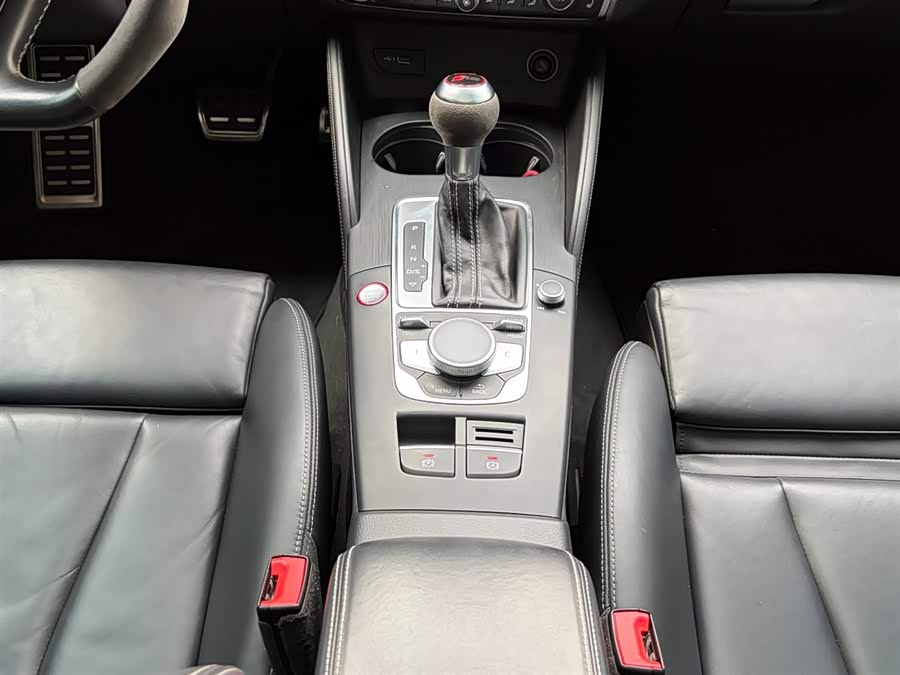 Audi RS 3 2017 صورة سيارة #17