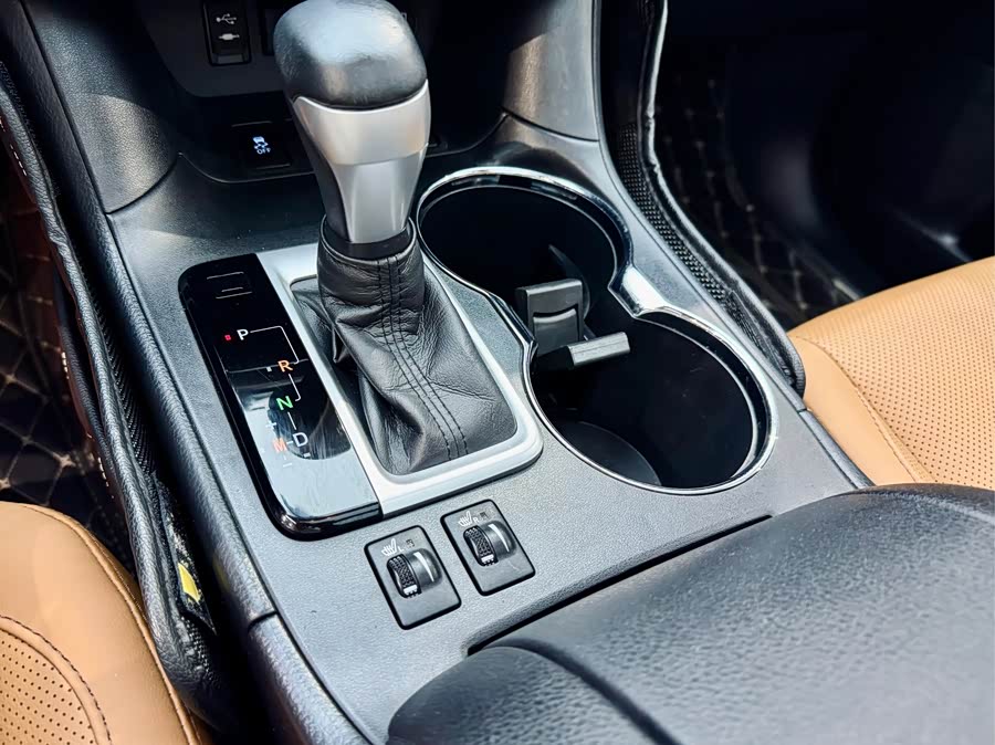 Toyota Highlander 2020 car image #17