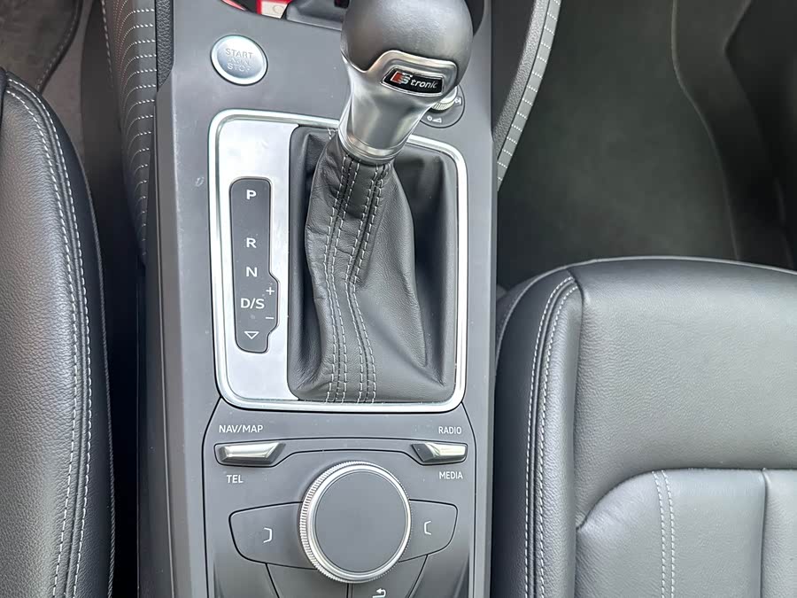 Audi Q2L 2024 car image #17