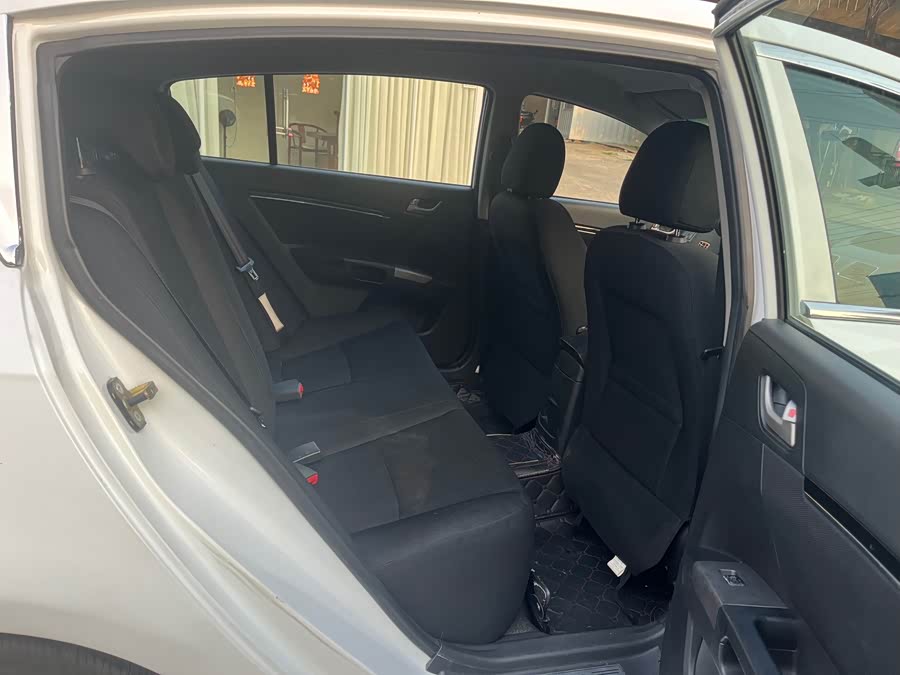 GEELY Emgrand Classic 2014 car image #17