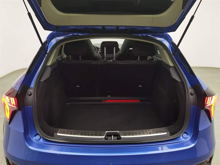 Lynk & Co 02 2019 car image #17
