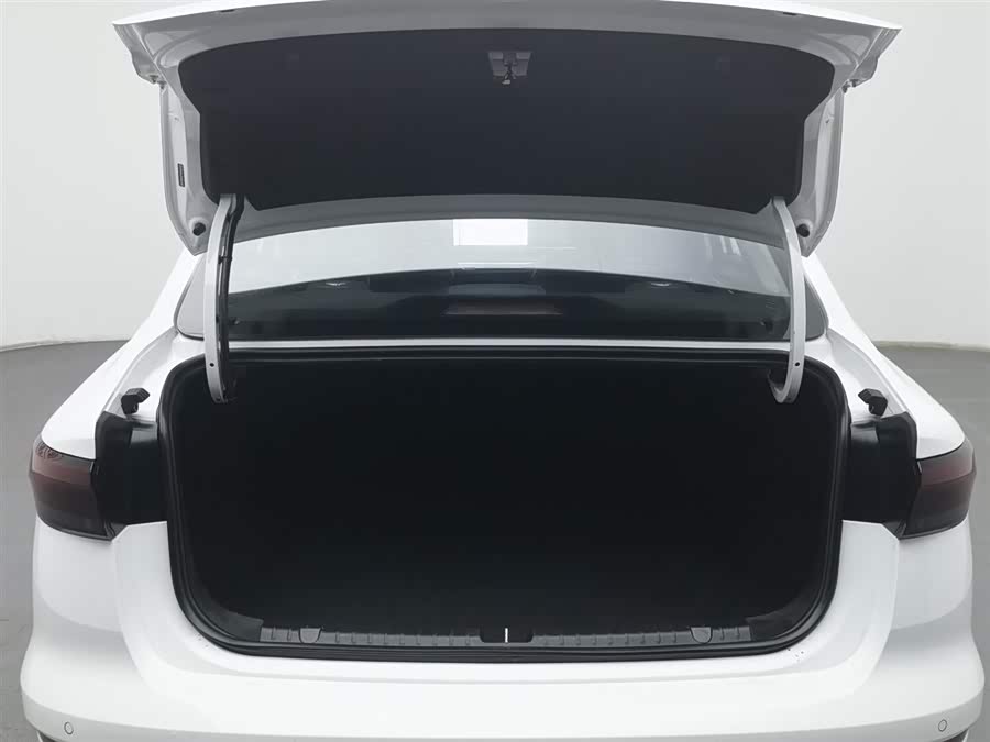 GEELY Emgrand 2023 car image #17