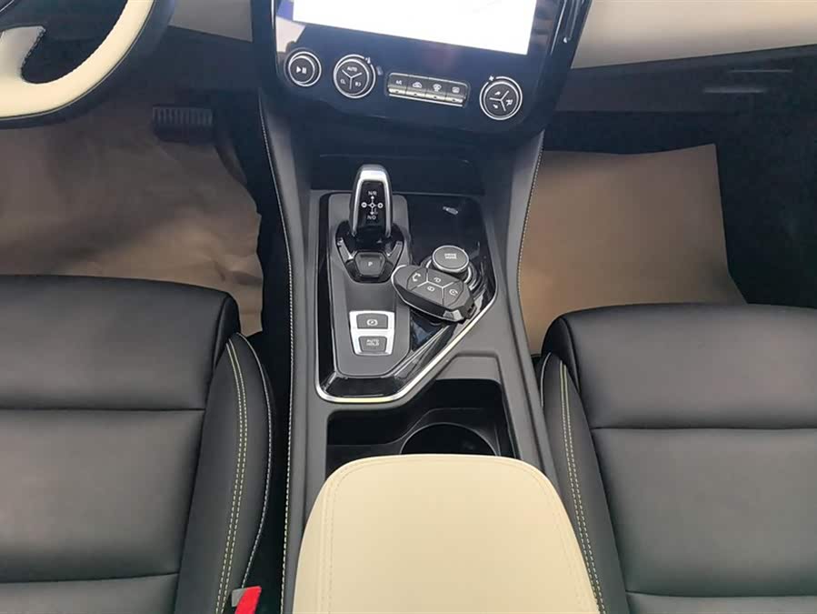 Lynk & Co 02 2021 car image #17