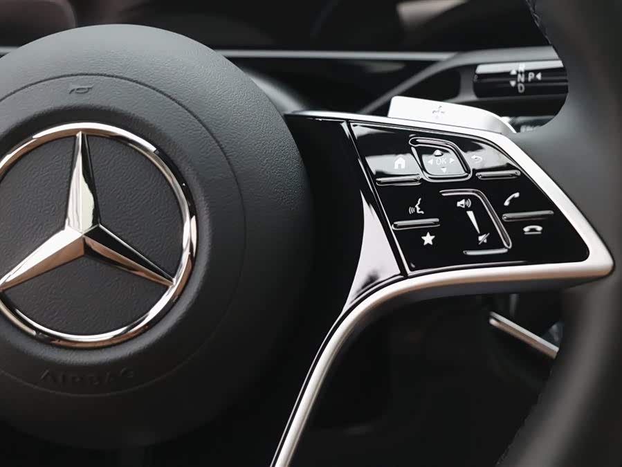 Mercedes-Benz E Class 2025 car image #17