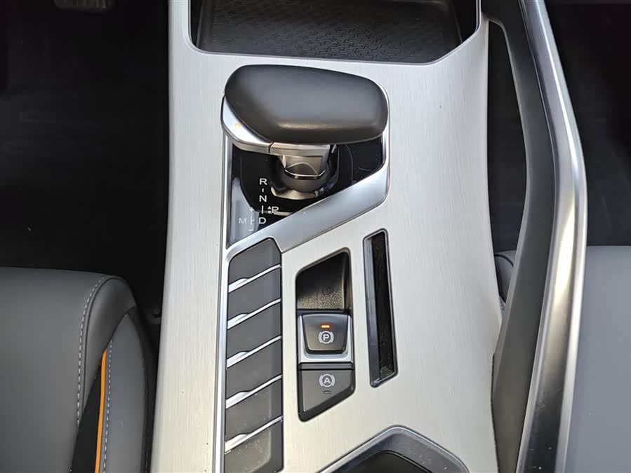 GEELY Coolray 2024 car image #17