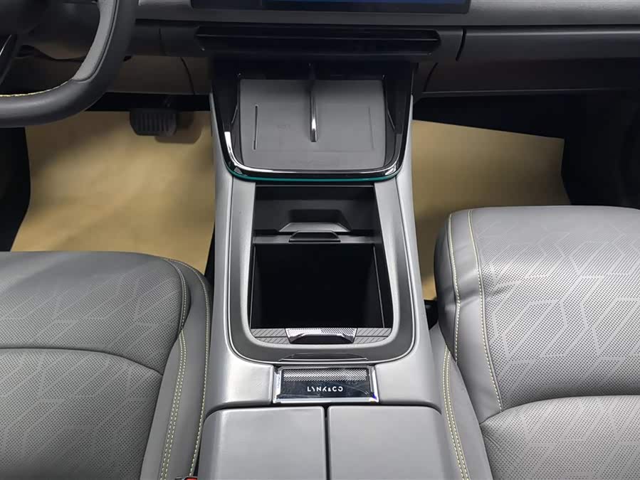 Lynk & Co 08 EM-P 2023 #17 Lynk & Co 08 EM-P 2023 car image #17