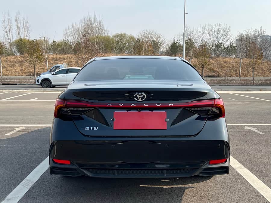 Toyota Avalon 2024 car image #17