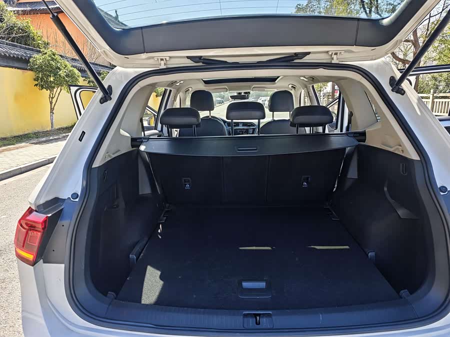 Volkswagen Tiguan L 2018 #17 Volkswagen Tiguan L 2018 car image #17